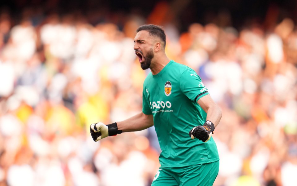 Челси продължава да търси нов вратар. Очаква се Едуар Менди