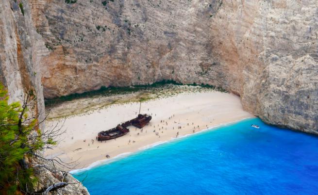 Известният плаж Навагио на гръцкия остров Закинтос затваря за плажуващи