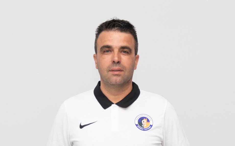 Спортно-техническият директор на Етър Стефан Атанасов представляваше клуба на жребия