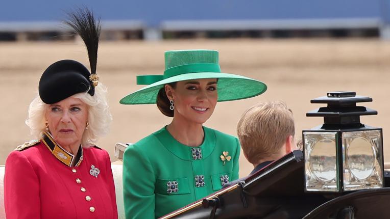 Принцесата на Уелс пристига на Парада на знамената