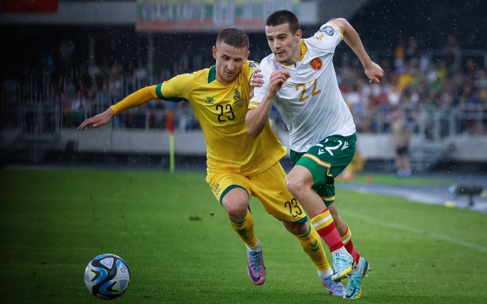 България направи равен с Литва 1:1, а единственото попадениет за