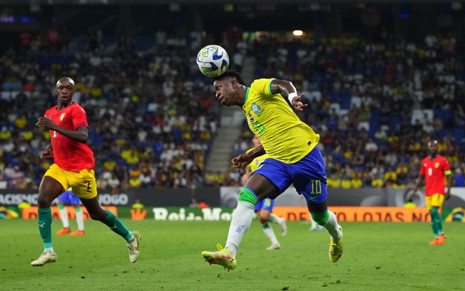 Сенегал записа изненадваща победа срещу Бразилия с 4:2. Мачът се