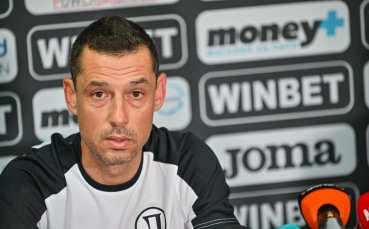 Треньорът на Локомотив Пловдив Александър Томаш говори пред медиите преди