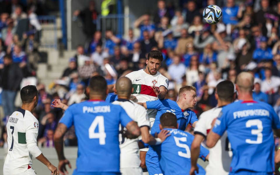 Исландия и Португалия играят при резултат 0:0 в четвърти мач