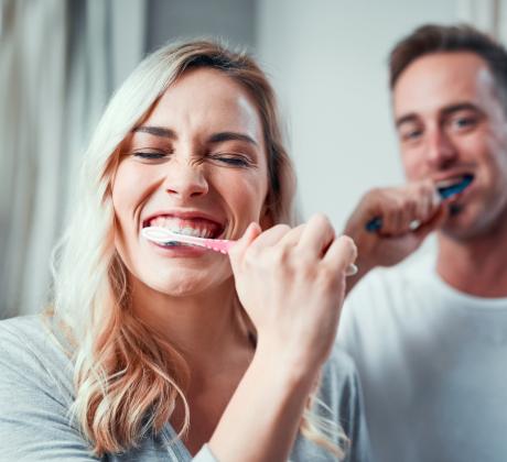 Зъболекар споделя някои от най честите грешки които хората допускат при миенето на