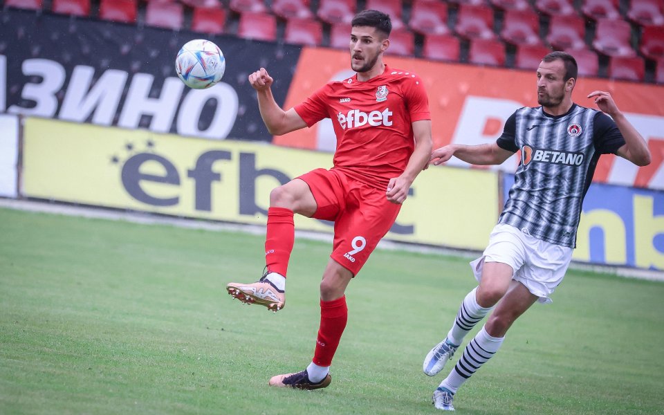 Беласица посреща Монтана в мач от 12-я кръг във Втора