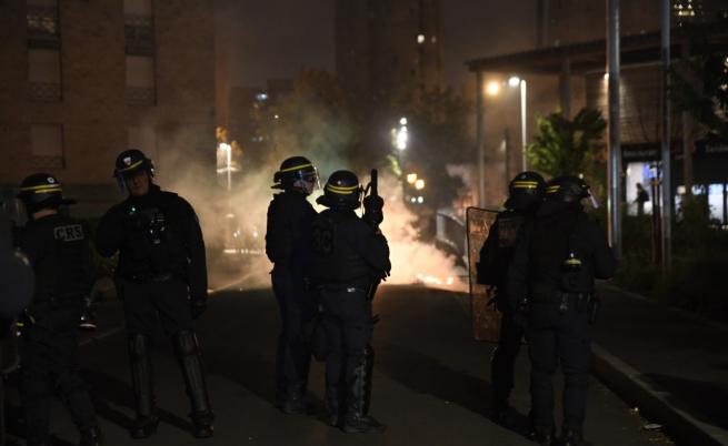  Погром в Париж след митингите за убийството на 17-годишно момче от служител на реда 