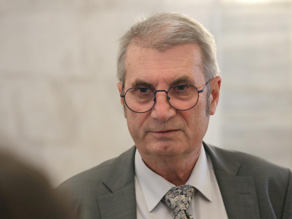 Министърът на здравеопазването проф. Христо Хинков смята, че няма връщане