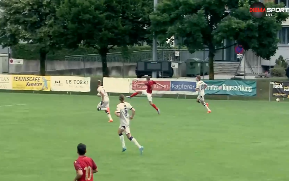 Още в началото на контролата с Базел блесна талантът на