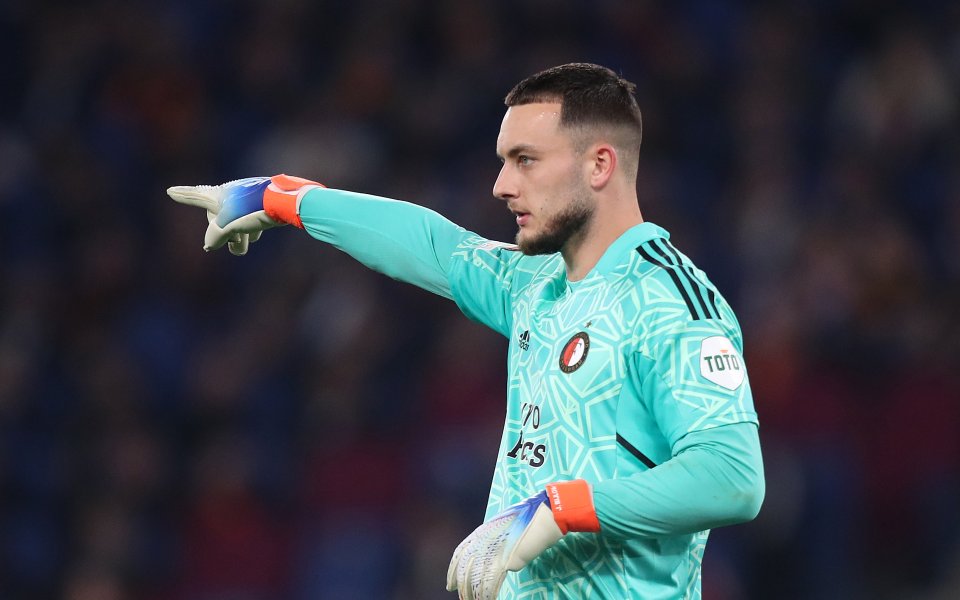 Манчестър Юнайтед се интересува от вратаря на Фейенорд Джъстин Байлоу.