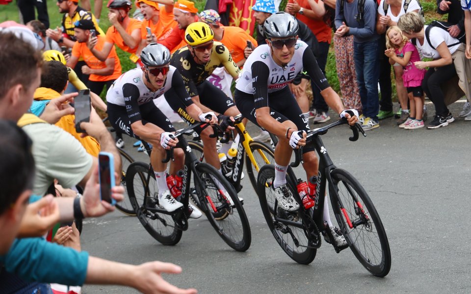 Затегнаха мерките за безопасност в Тур дьо Франс