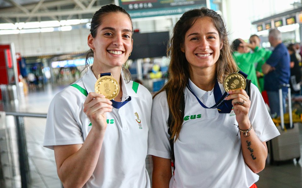Сестри Стоеви започнаха с победа на олимпийска квалификация в Индонезия
