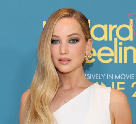 Дженифър Лорънс позната с ролята си в Игрите на глада