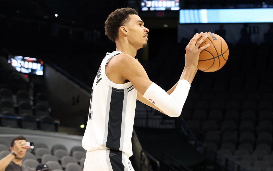 Избраният под номер 1 в драфта Виктор Уембаняма ще направи