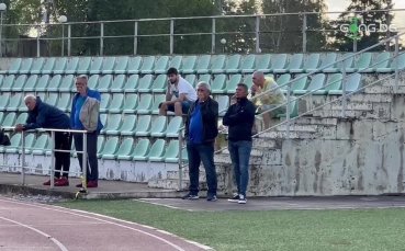 Красимир Балъков гледа Левски срещу АПОЕЛ в Правец