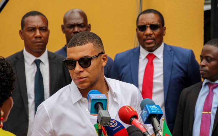 Луис Енрике поведе ПСЖ на подготовка без Килиан Мбапе