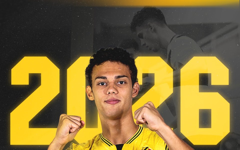  Ботев (Пловдив) удължи договора на Бисер Бонев. Талантливият халф парафира