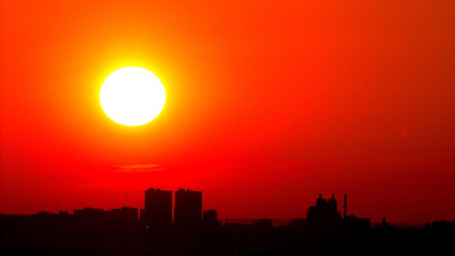 Температури до 39°: Жълт код за опасно горещо време в цялата страна