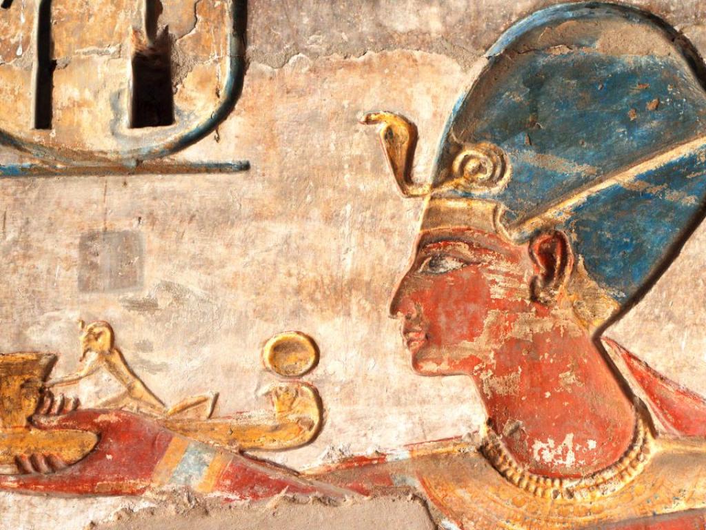 В света на древните мистерии се крие странно египетско гробище