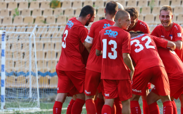 Черноморец Бургас и Марек Дупница играят при резултат 0 2 в