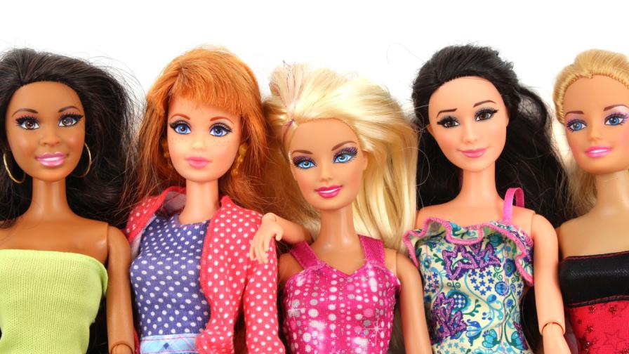 "Аз съм най-големият фен на Барби в света“: 62-годишна германка притежава 18 500 кукли