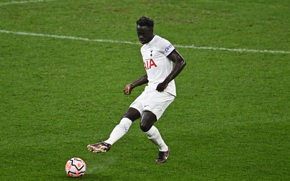 Страсбург се интересува от защитника на Тотнъм Дейвинсон Санчес, твърди