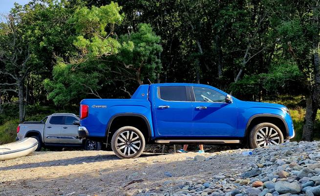  STOP&GO: Ъгълът на офанзива е 29 градуса, ъгълът на отход 21, а ъгълът на непряк надолнище сред осите също е 21 градуса. 