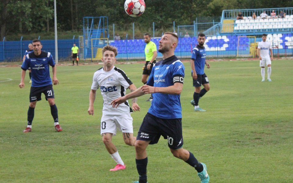 Амбициозният тим на Спартак Варна допусна загуба с 0:2 в гостуването си