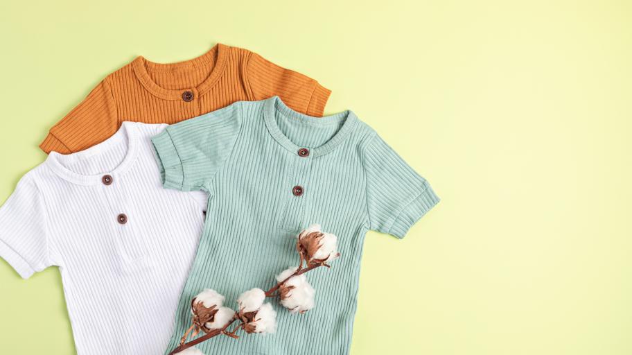 Как да изберем материя за бебешките дрехи