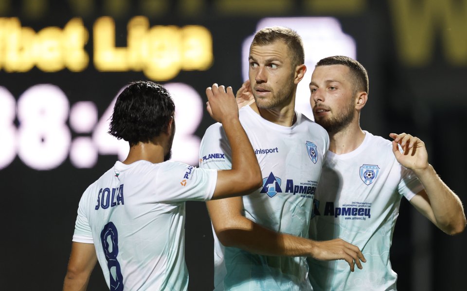 Отборите на Крумовград и Черно море играят при резултат 1:3 в откриващия