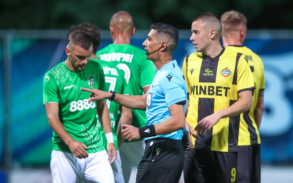 Ботев Пловдив пусна жалба срещу съдийството в мача срещу Пирин