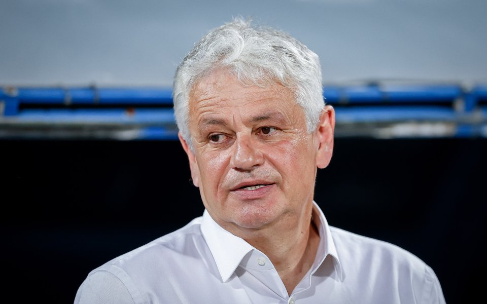 Футболистът Стефан Ламбес е пристигнал в България, където кара проби