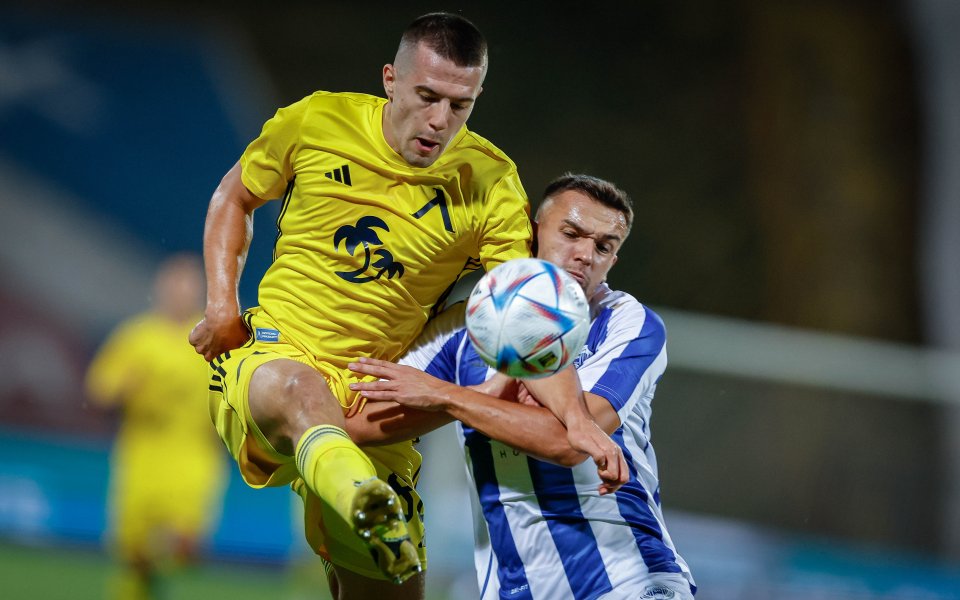 Нападателят на Левски Марин Петков е следен под лупа, след