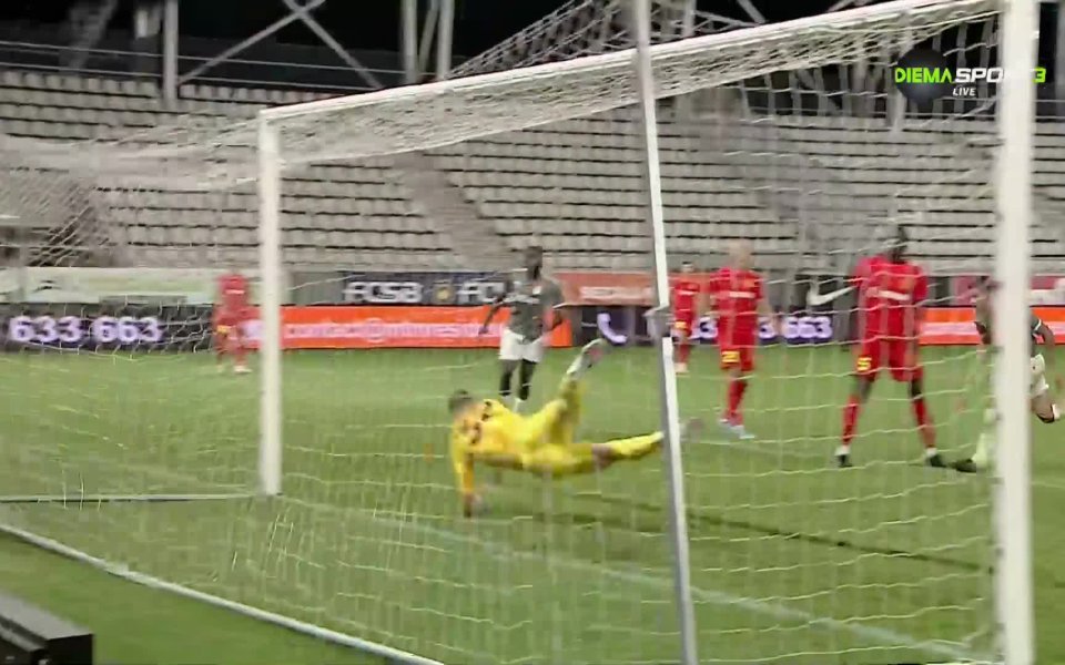 На почивката Атанас Рибарски пусна в игра Конър Рууни и