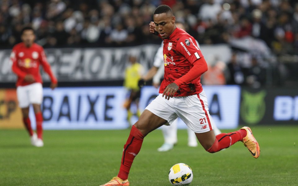 Наполи е близо до това да си осигури заместник на