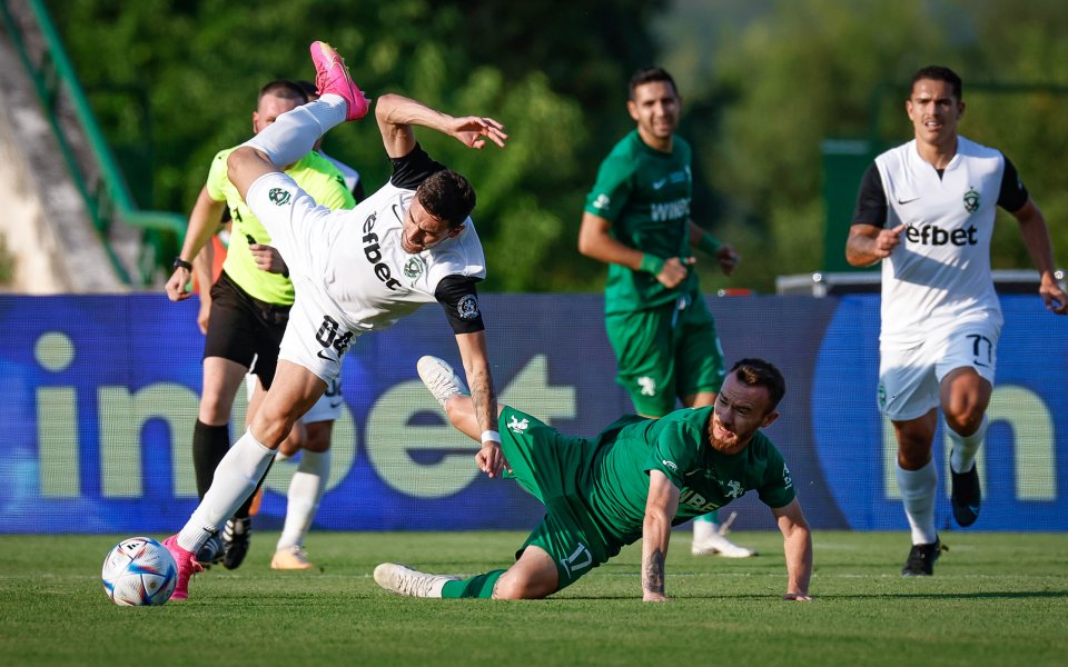 Отборите на Ботев Враца и Лудогорец играят при резултат 0:1