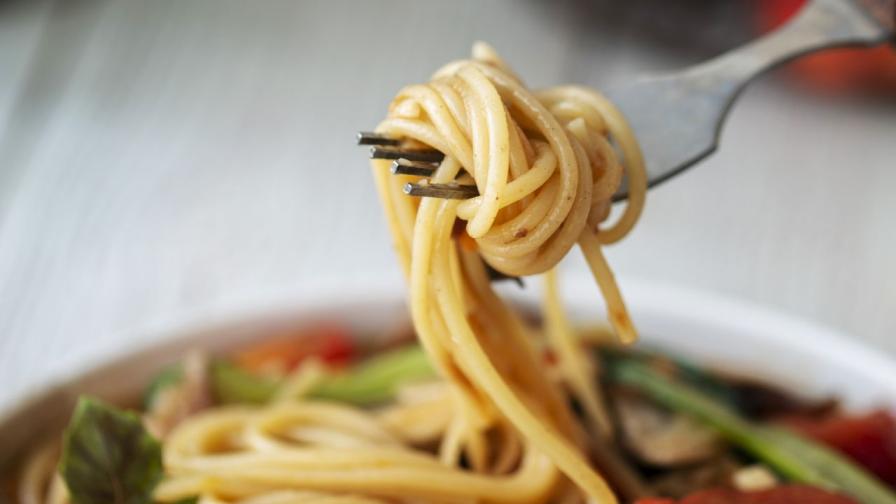 Италианците никога не ядат спагети с лъжица, така че този инструмент трябва да бъде изхвърлен