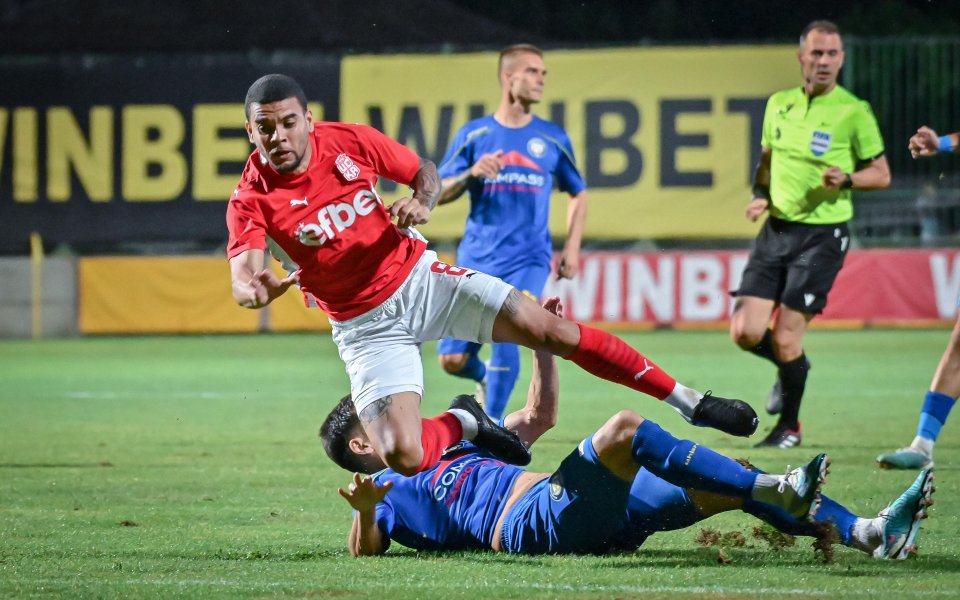 Отборите на Крумовград и ЦСКА 1948 играят при резултат 0:0