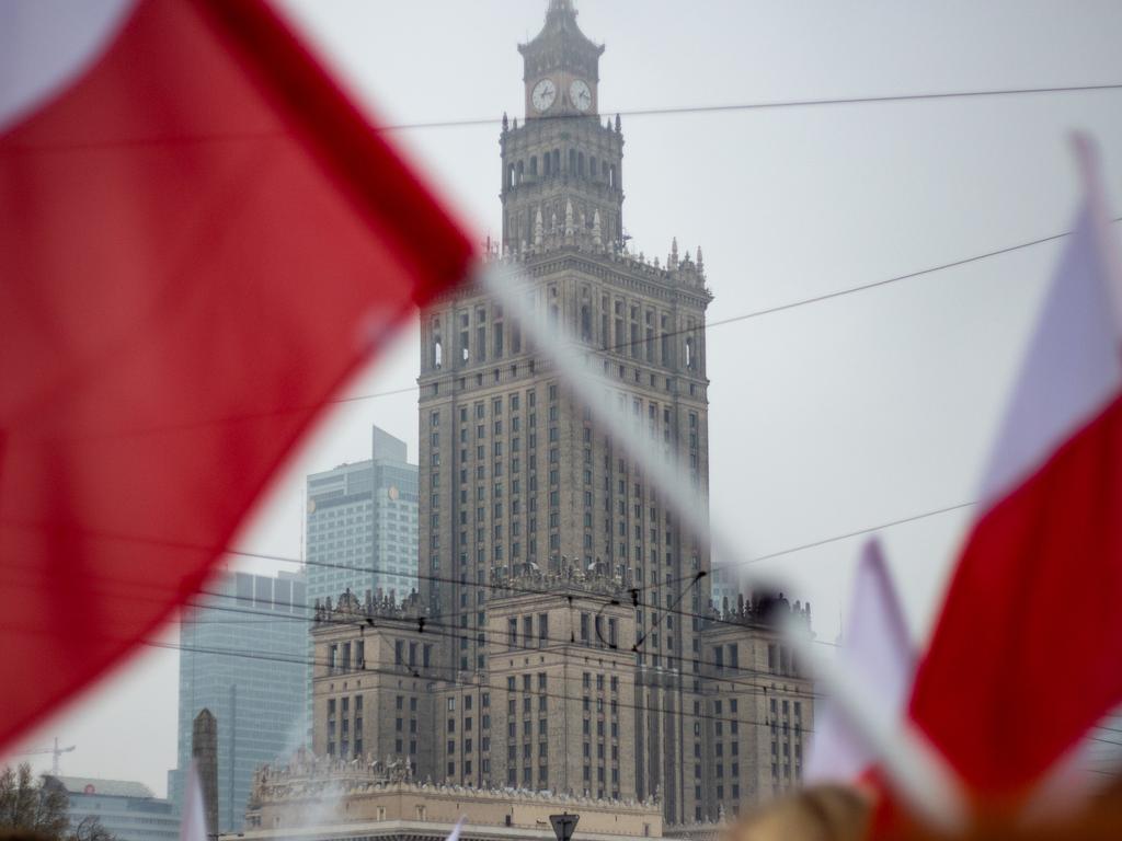 Полските власти не ограничават използването от Украйна на оръжие доставено