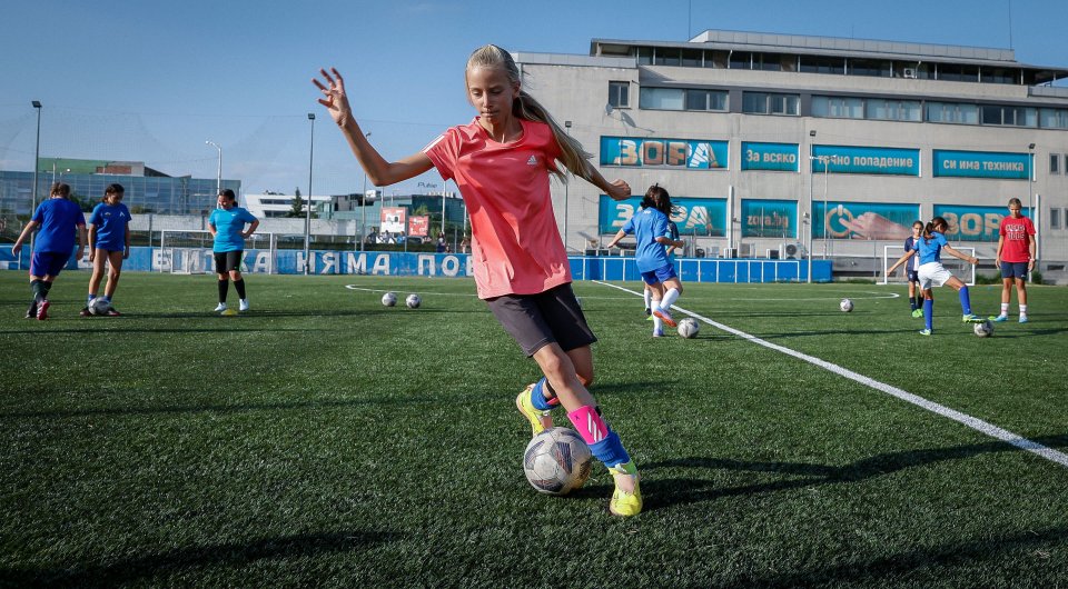 Първа тренировка на девическия отбор на Левски1