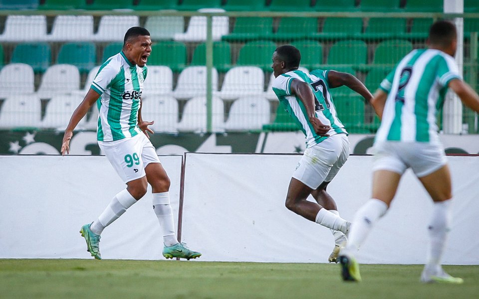 Берое и Славия играят при резултат 3:0 в Стара Загора в