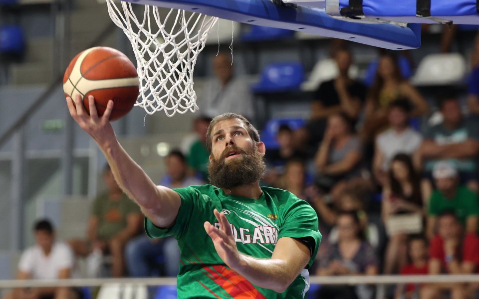 Един от най-добрите български баскетболисти Чавдар Костов ще играе в