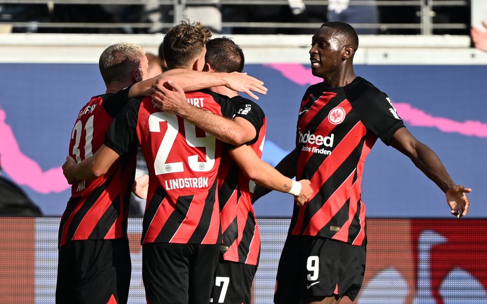 Отборът на Айнтрахт Франкфурт постигна минимална победа с 1:0 над