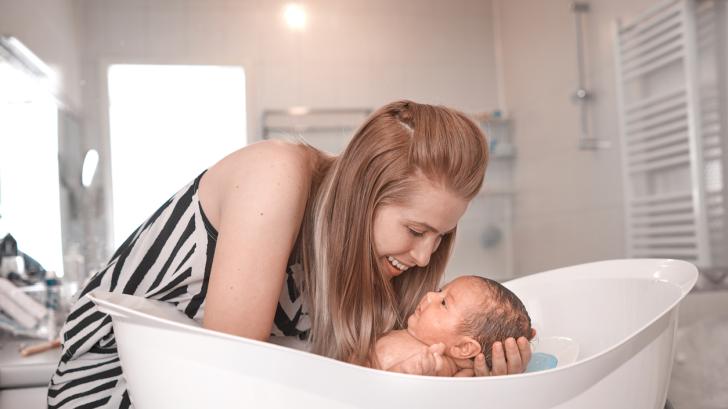 Д-р Петрова: Не е нужно ежедневно да къпем новороденото