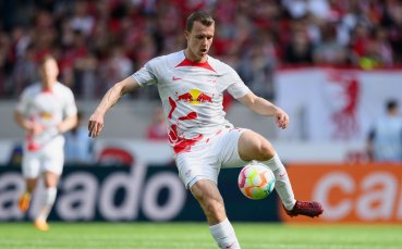 Германският футболен шампион Байерн Мюнхен обмисля Лукас Клостерман като евентуален