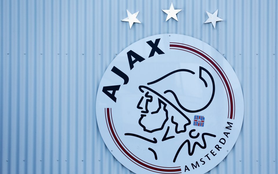 Аякс Амстердам няма да може да разполага с Чуба Акпом