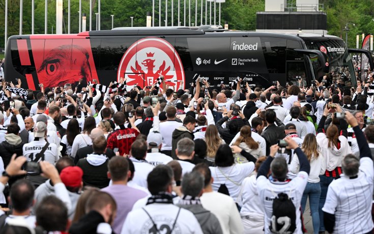 Обявиха колко фенове на Айнтрахт ще има в София