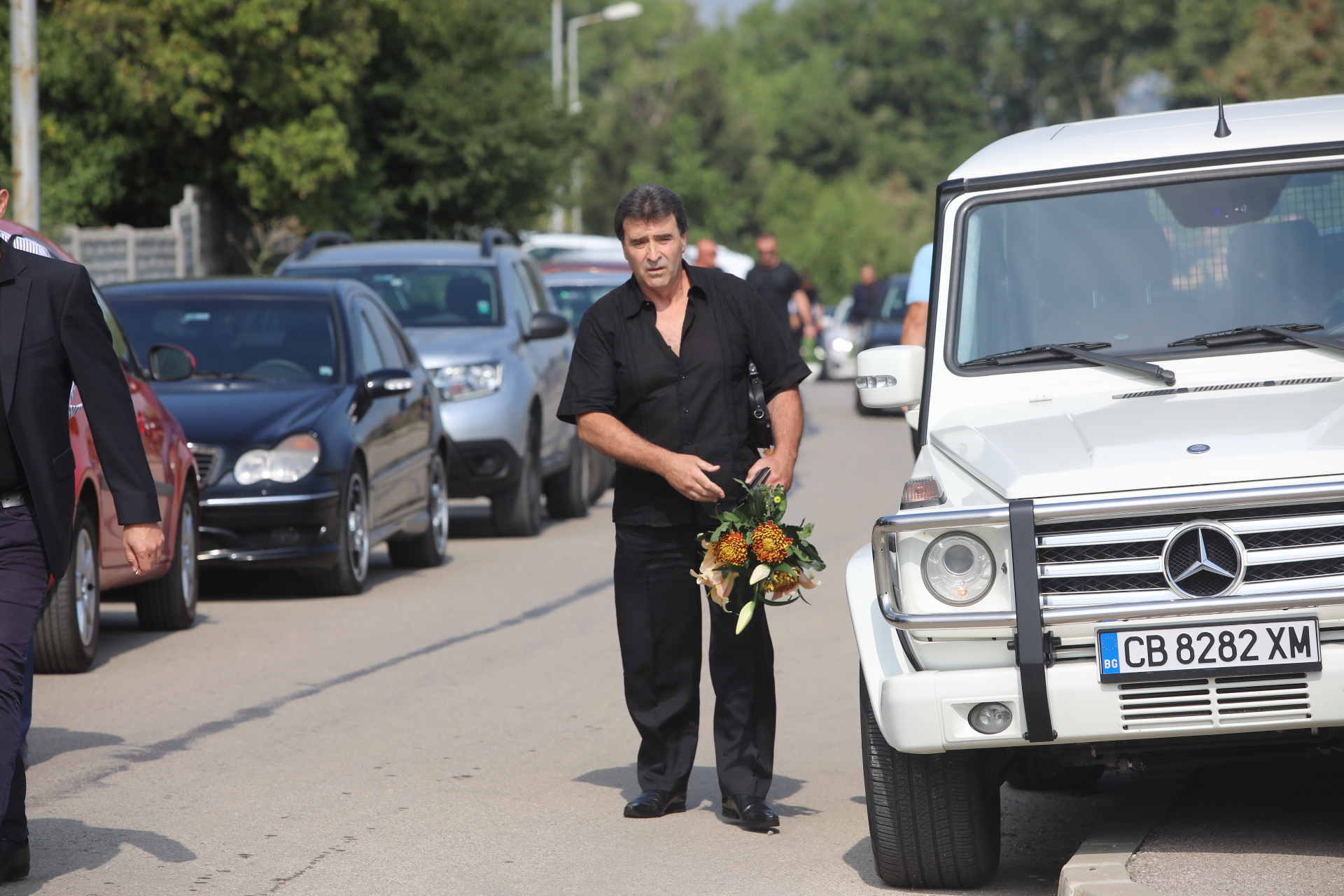 <p>Близки и познати изпращат Алексей Петров в последния му път. Поклонението е в Православен гробищен парк &quot;Св. Архангел Михаил&quot; в кв. &quot;Бояна&quot; в София</p>