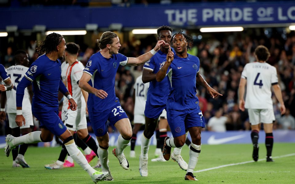 Челси и Лутън играят при резултат 2:0 в мач от 3-я