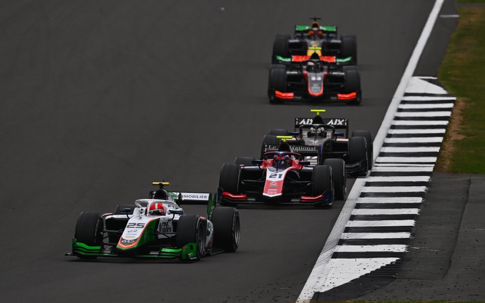 Невероятно състезание във Формула 2 за Клеман Новалак. Пилотът на